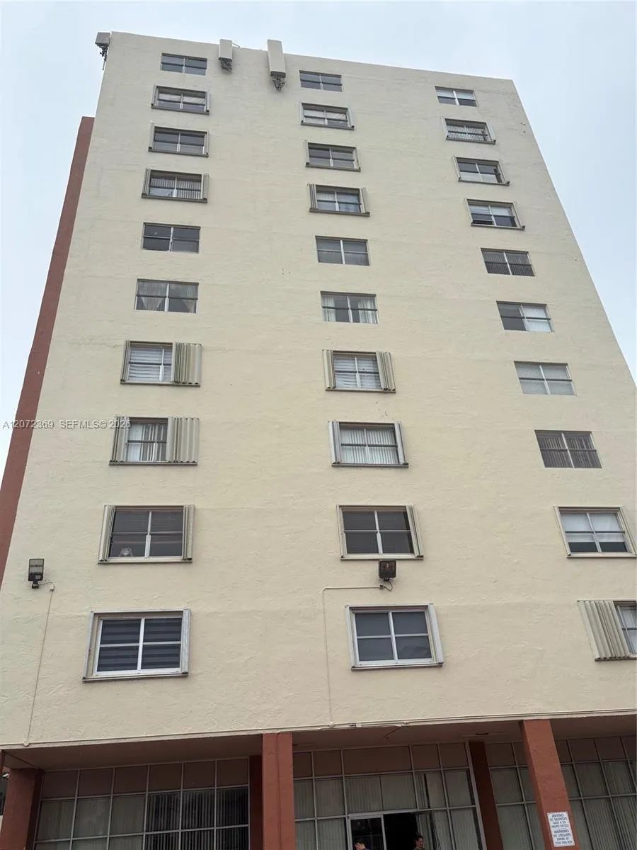 4675 W 18th Ct #904 Hialeah, FL 33012