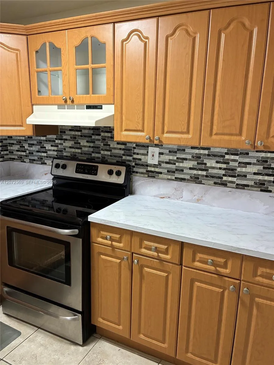 4675 W 18th Ct #904 Hialeah, FL 33012