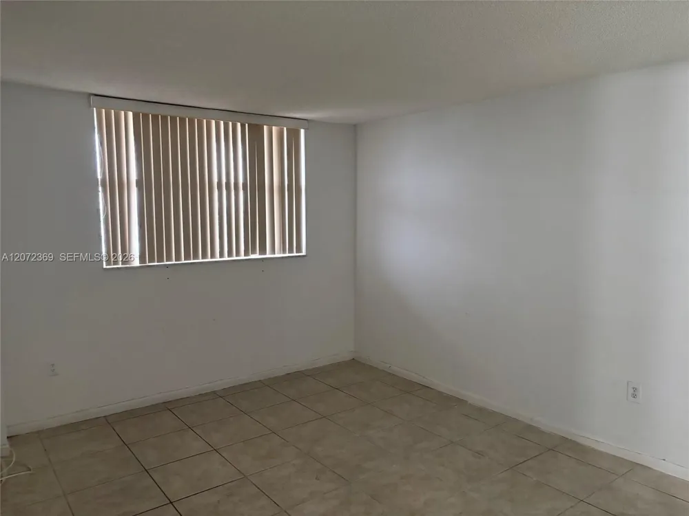 4675 W 18th Ct #904 Hialeah, FL 33012