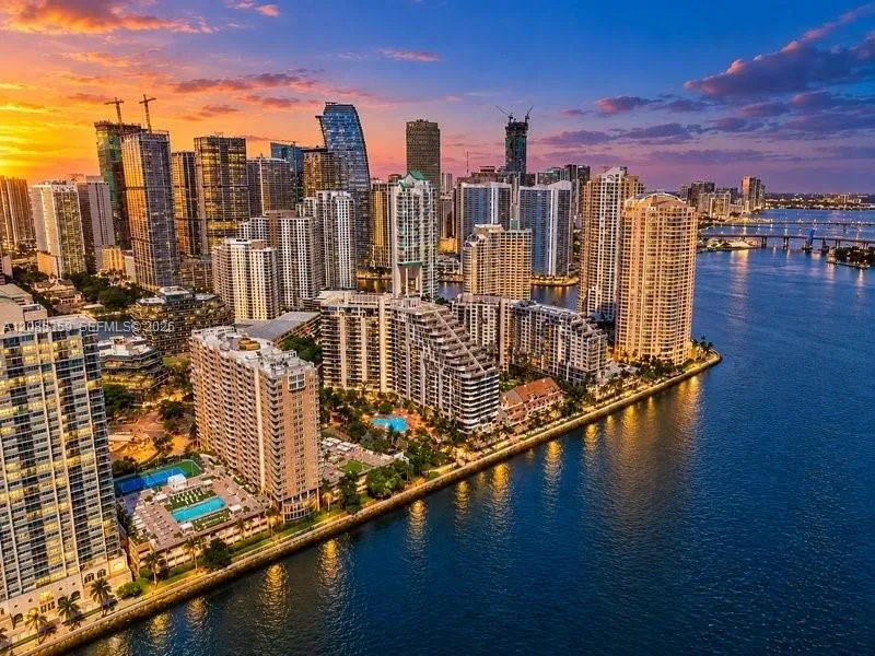 540 Brickell Key Dr #1603 Miami, FL 33131
