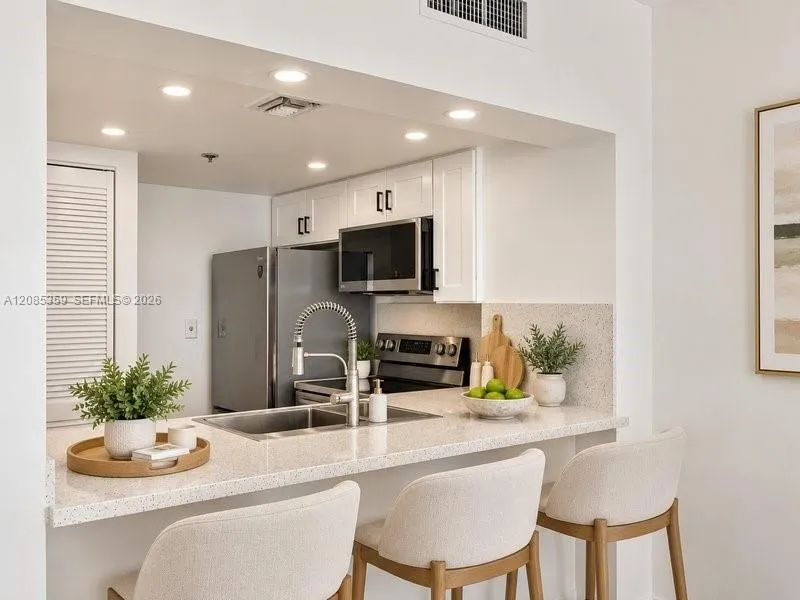 540 Brickell Key Dr #1603 Miami, FL 33131