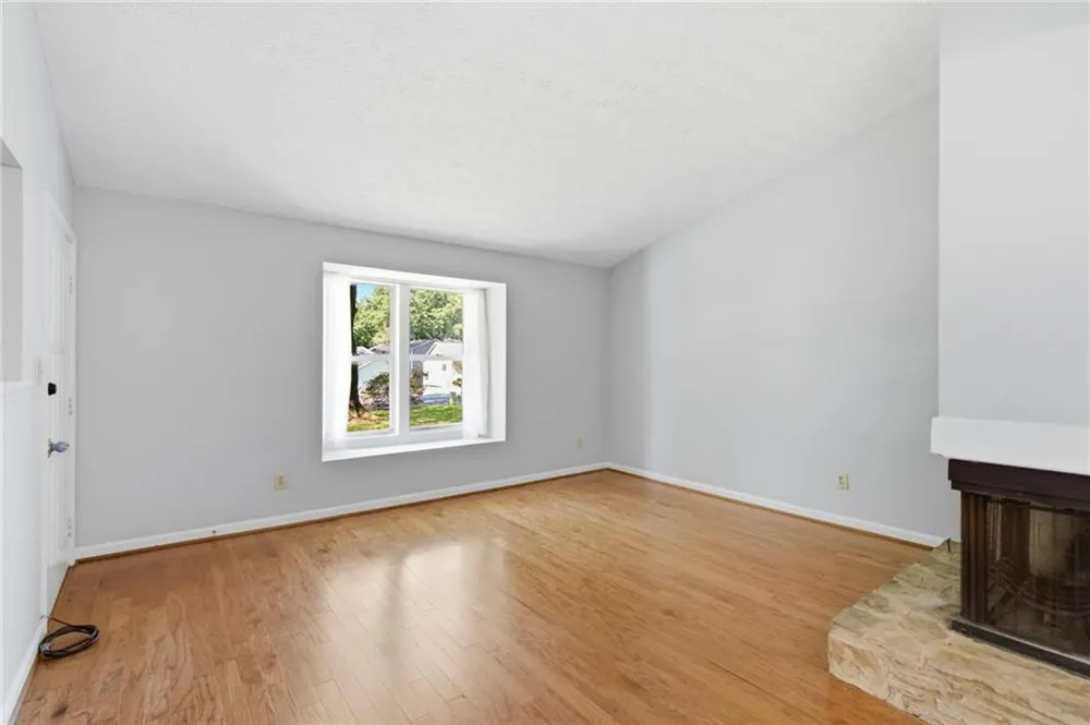 693 Brandlwood Way NW Lilburn, GA 30047