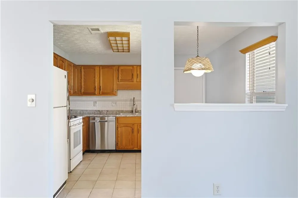693 Brandlwood Way NW Lilburn, GA 30047