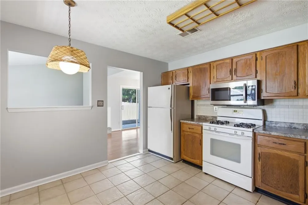693 Brandlwood Way NW Lilburn, GA 30047