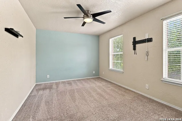 6711 Elmwood Crst Live Oak, TX 78233