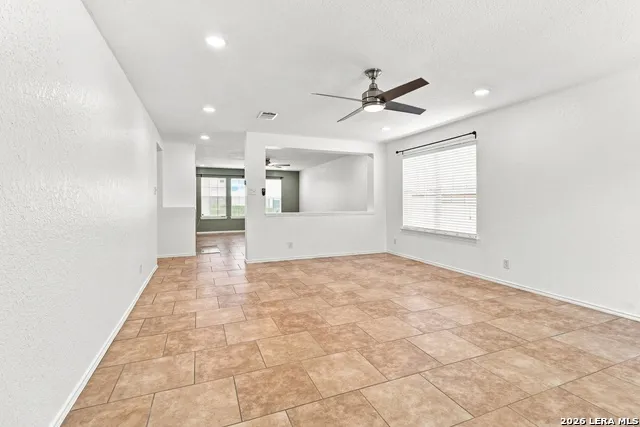 6711 Elmwood Crst Live Oak, TX 78233
