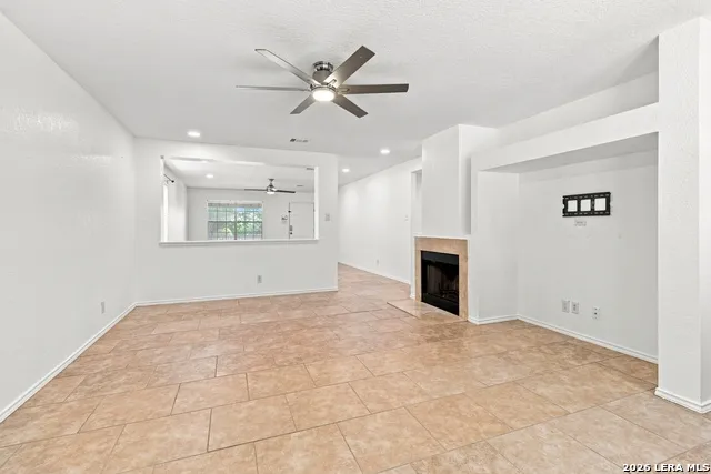 6711 Elmwood Crst Live Oak, TX 78233