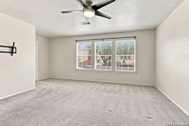 6711 Elmwood Crst Live Oak, TX 78233
