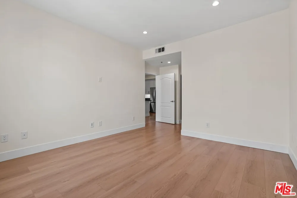 4060 Glencoe Avenue Marina del Rey, CA 90292