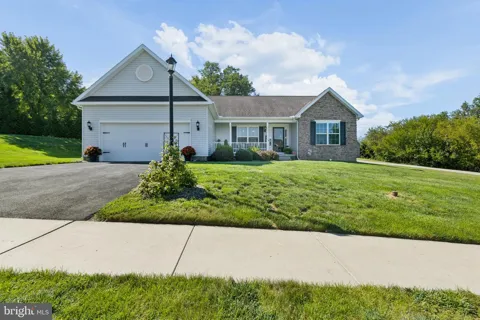 61 HUNTMASTER DRIVE