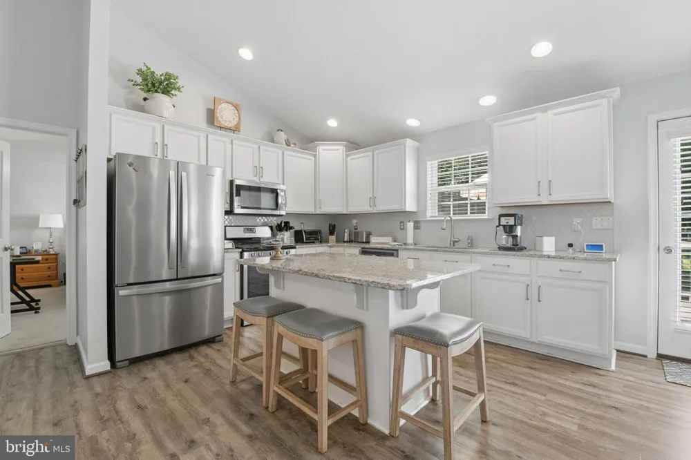 61 HUNTMASTER DRIVE Hanover, PA 17331