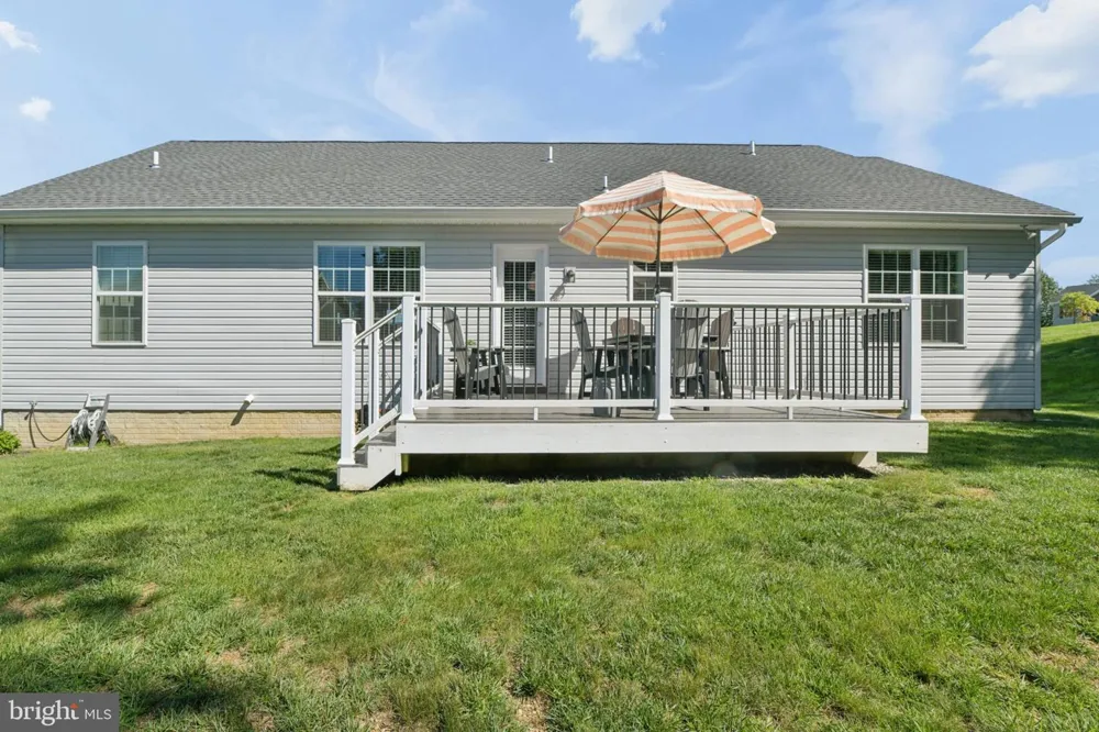 61 HUNTMASTER DRIVE Hanover, PA 17331
