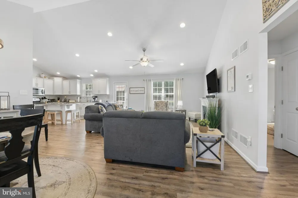 61 HUNTMASTER DRIVE Hanover, PA 17331