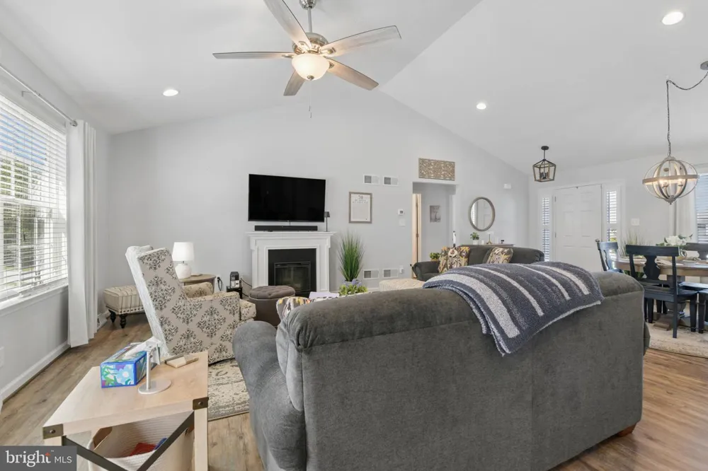 61 HUNTMASTER DRIVE Hanover, PA 17331