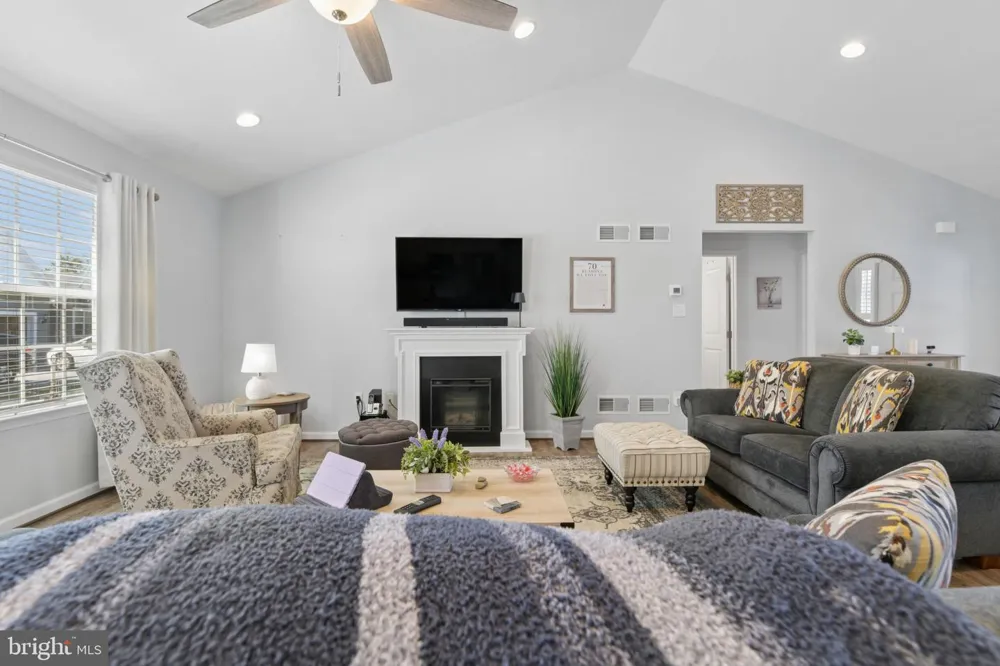 61 HUNTMASTER DRIVE Hanover, PA 17331