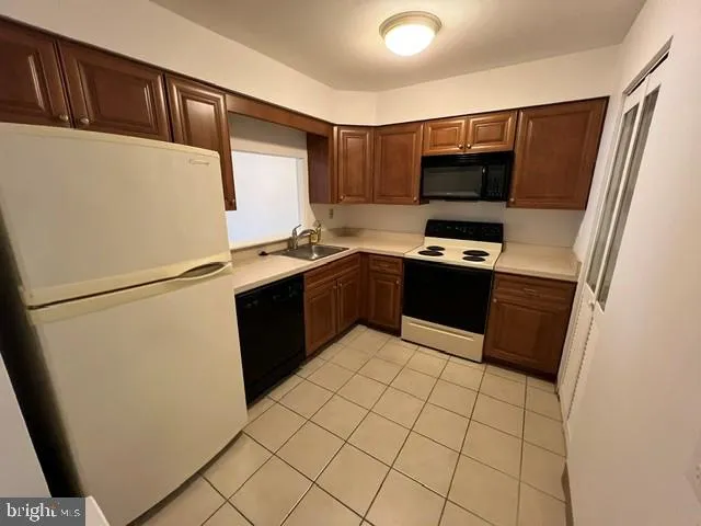 1212 CROSSHILL COURT Lansdale, PA 19446