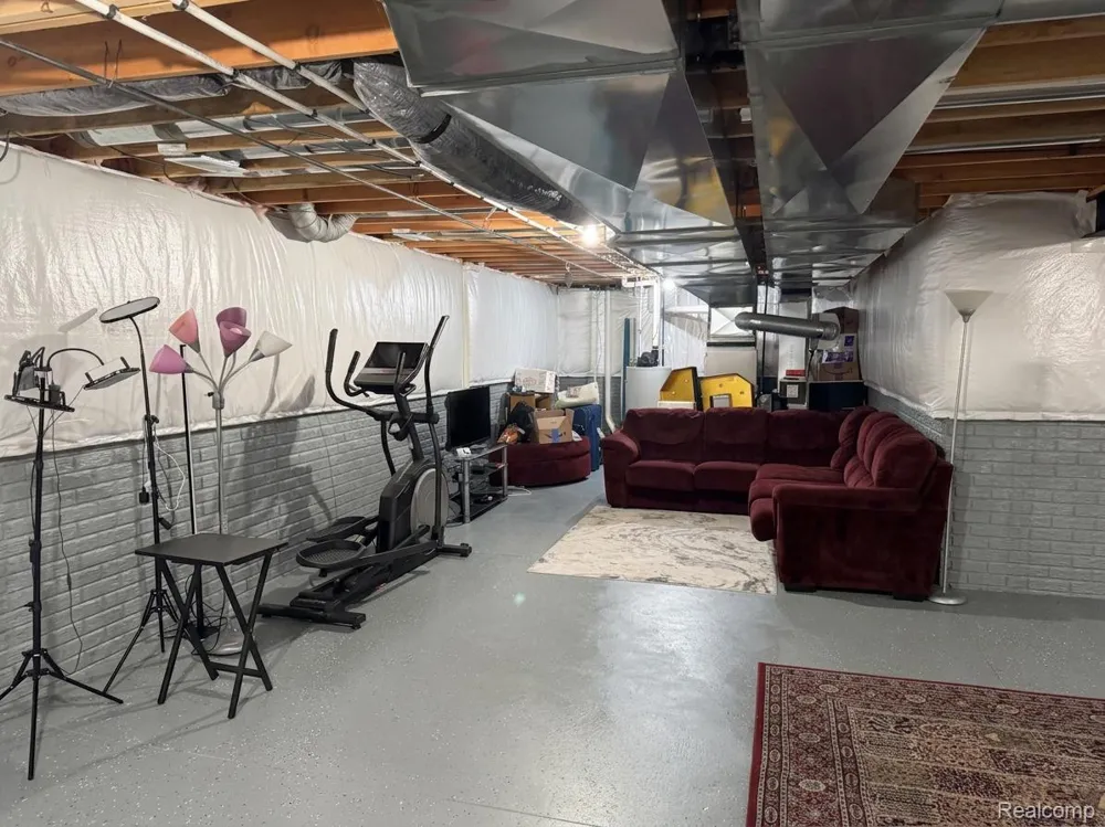 3530 Town Haven Drive Troy City, MI 48083