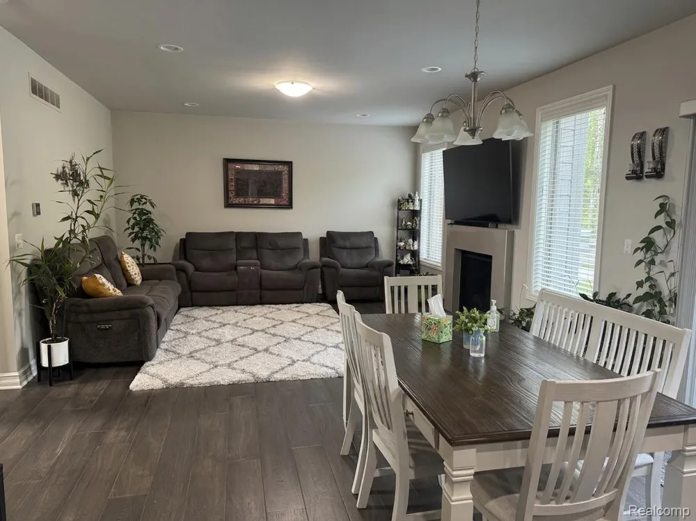 3530 Town Haven Drive Troy City, MI 48083