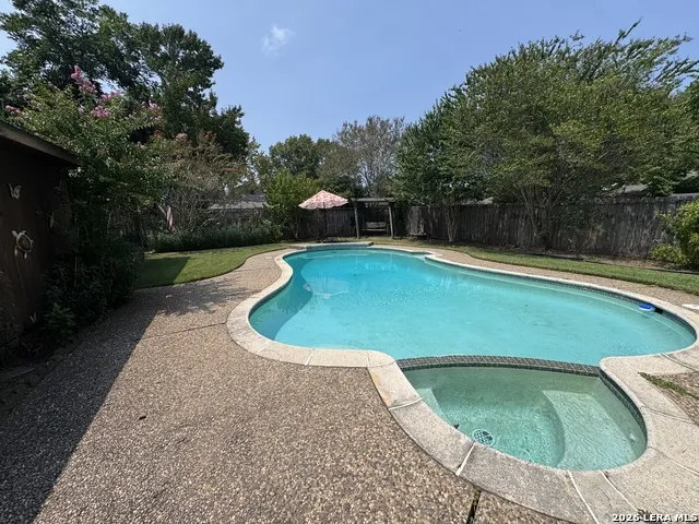 2016 MEADOW LN Richmond, TX 77469