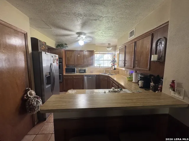 2016 MEADOW LN Richmond, TX 77469