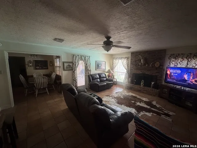 2016 MEADOW LN Richmond, TX 77469