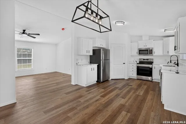 480 Brooks Poteet, TX 78065