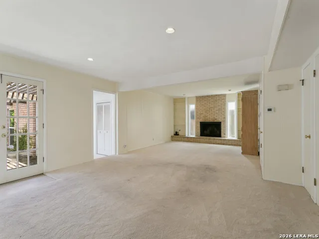 271 ROCKHILL DR San Antonio, TX 78209