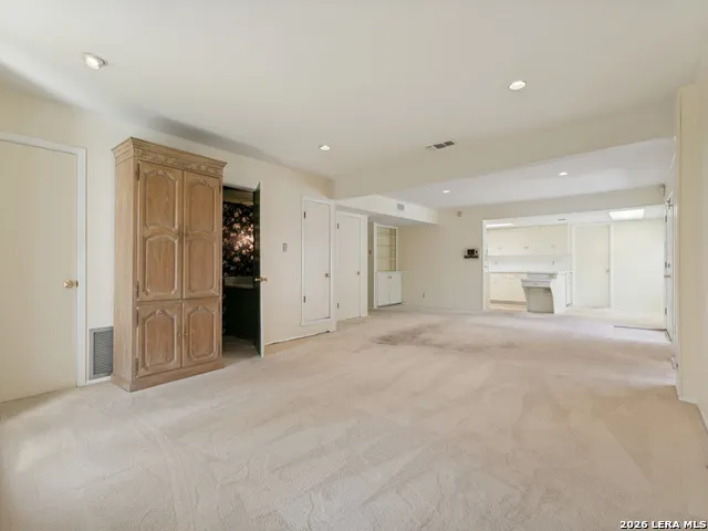 271 ROCKHILL DR San Antonio, TX 78209