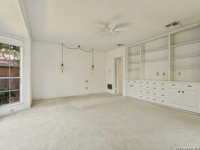 271 ROCKHILL DR San Antonio, TX 78209