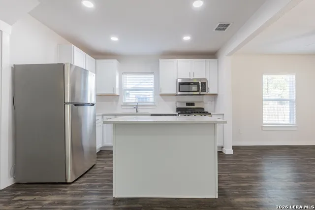124 NELSON AVE San Antonio, TX 78210