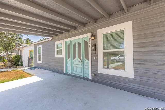 124 NELSON AVE San Antonio, TX 78210