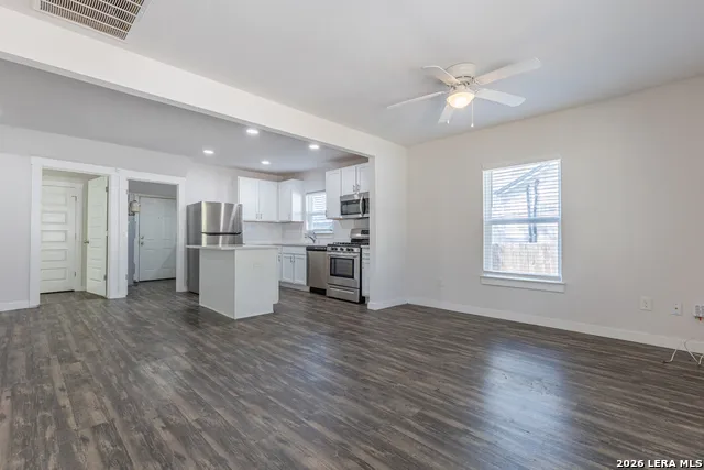 124 NELSON AVE San Antonio, TX 78210