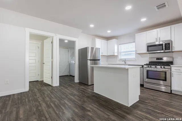 124 NELSON AVE San Antonio, TX 78210