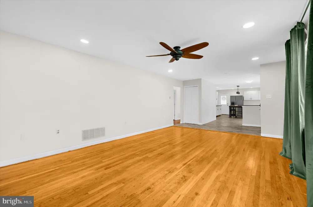 243 12TH Pasadena, MD 21122