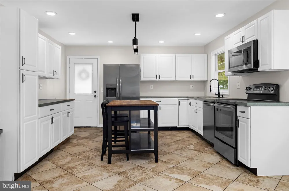 243 12TH Pasadena, MD 21122