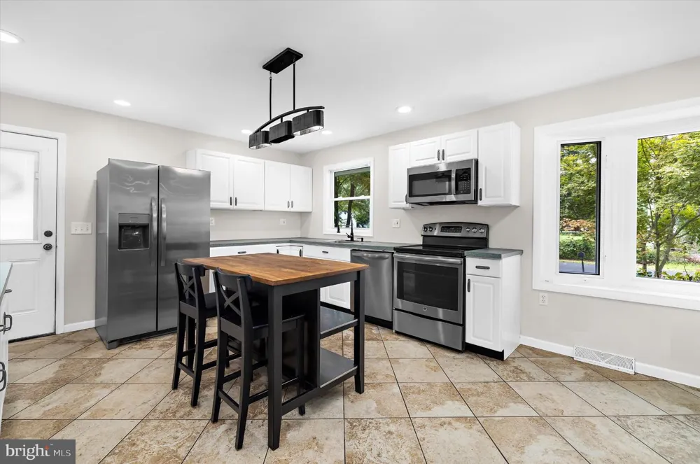 243 12TH Pasadena, MD 21122