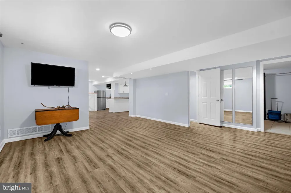 243 12TH Pasadena, MD 21122