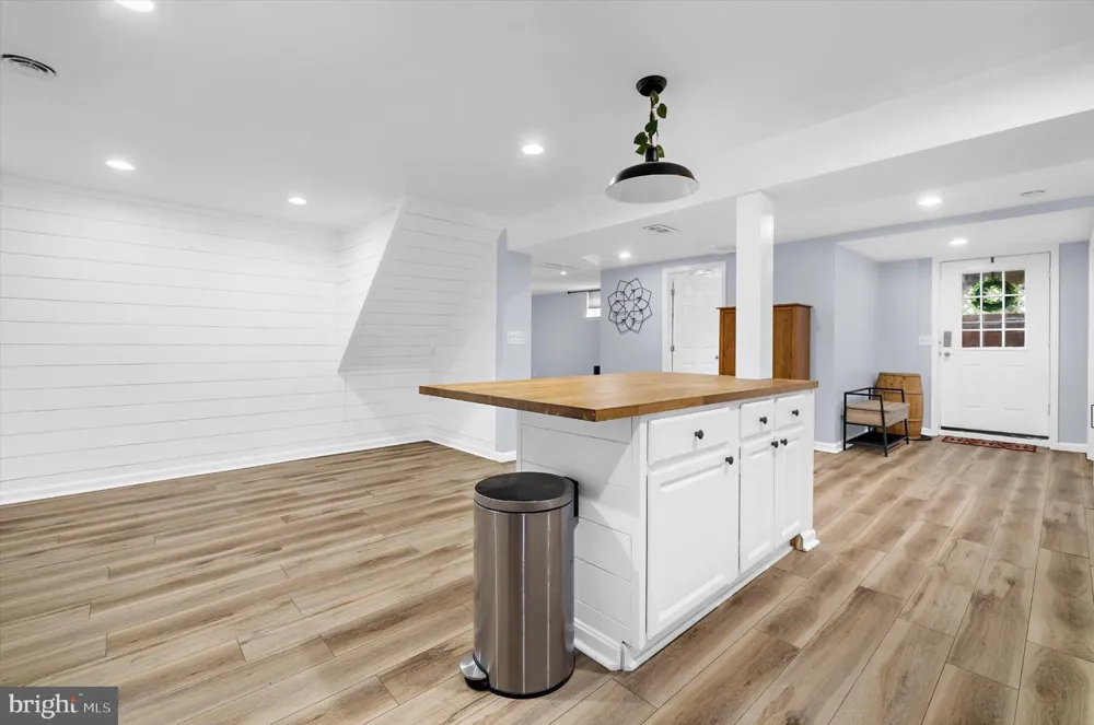 243 12TH Pasadena, MD 21122