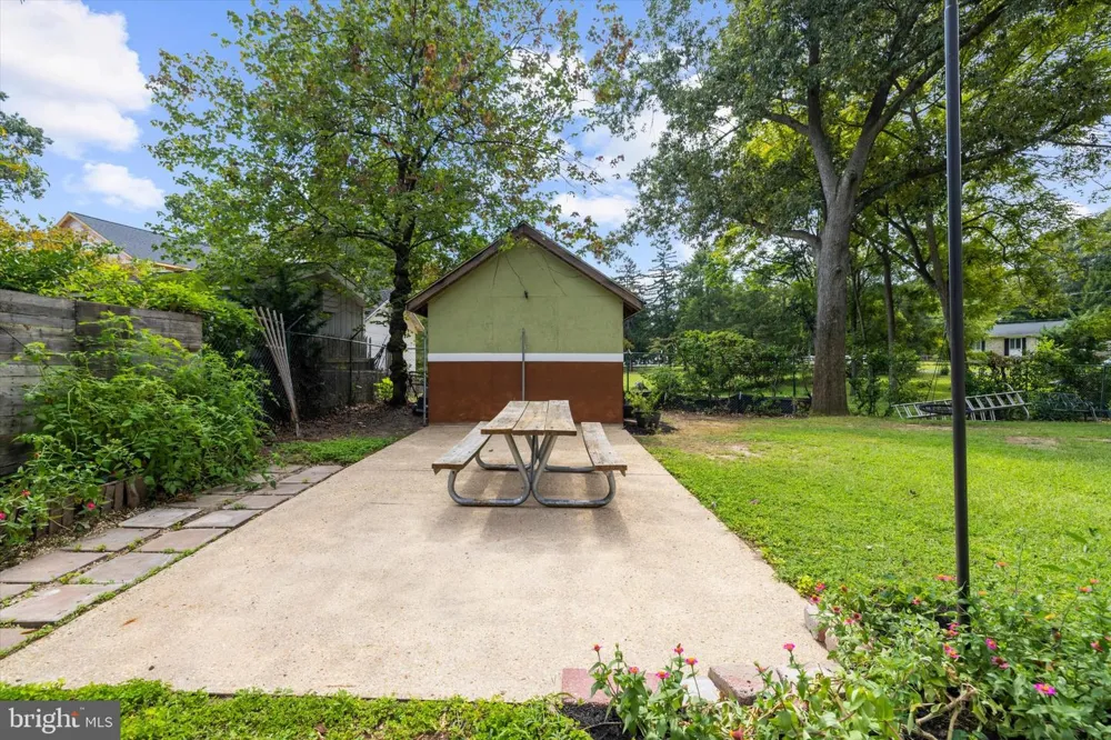 243 12TH Pasadena, MD 21122