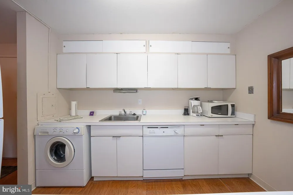 1919 CHESTNUT STREET #2209 Philadelphia, PA 19103