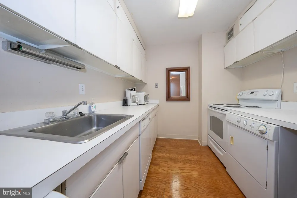 1919 CHESTNUT STREET #2209 Philadelphia, PA 19103