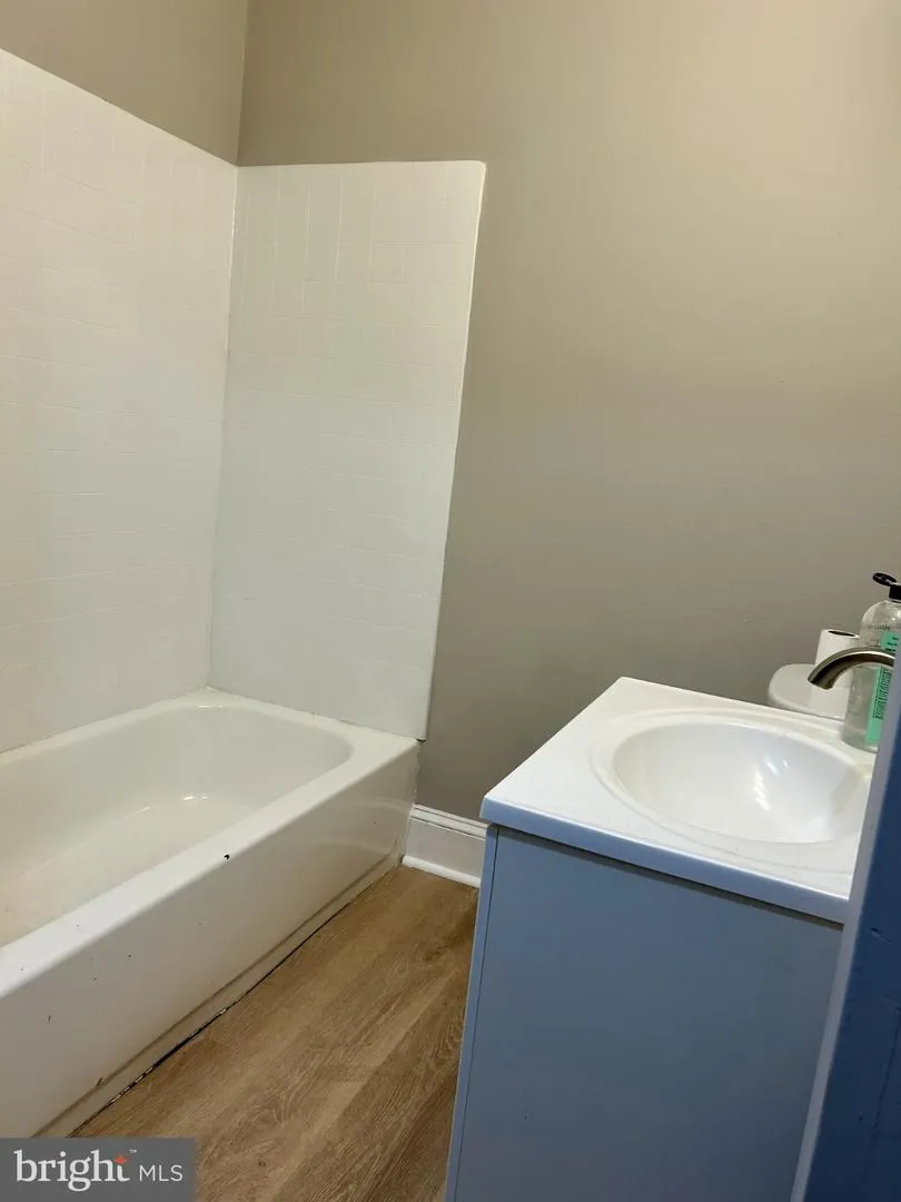 229 E KING STREET #2 Lancaster, PA 17602