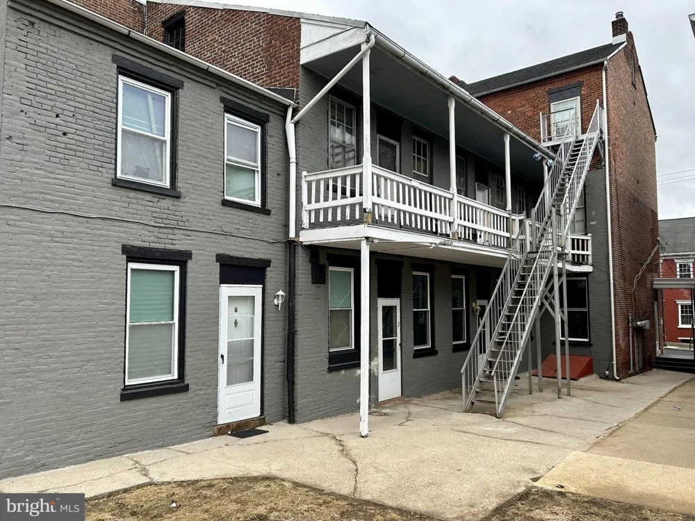 229 E KING STREET #2 Lancaster, PA 17602