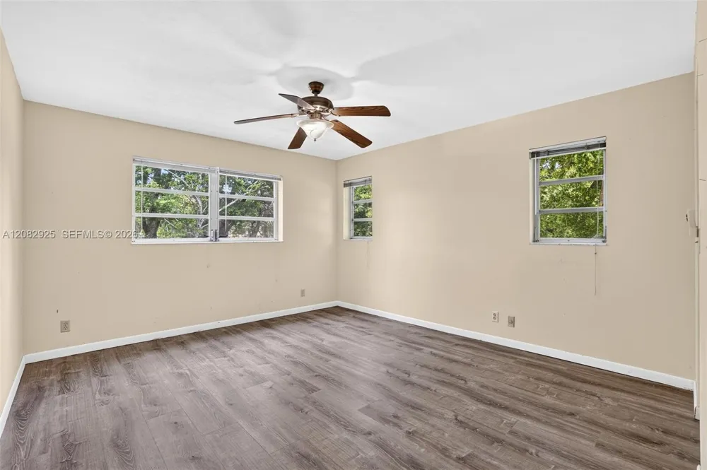 150 S Hollybrook Ter #208 Pembroke Pines, FL 33025