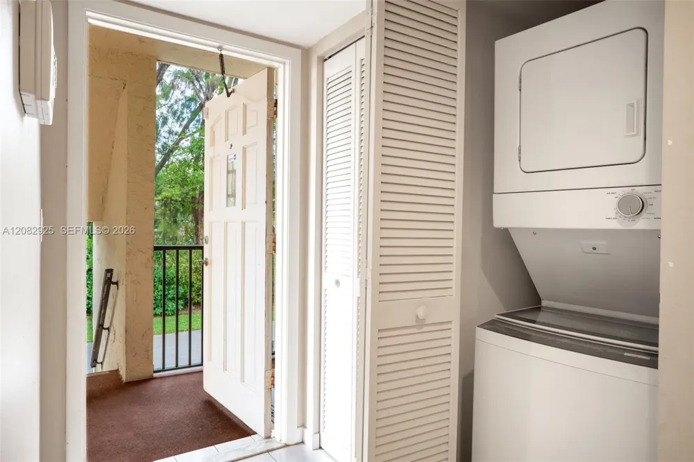 150 S Hollybrook Ter #208 Pembroke Pines, FL 33025