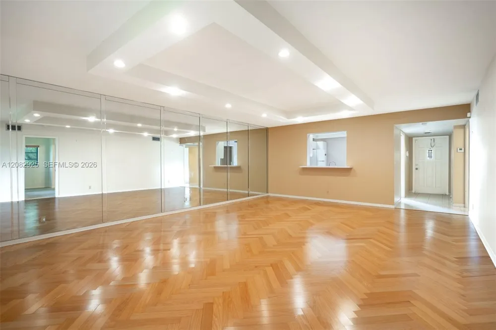 150 S Hollybrook Ter #208 Pembroke Pines, FL 33025