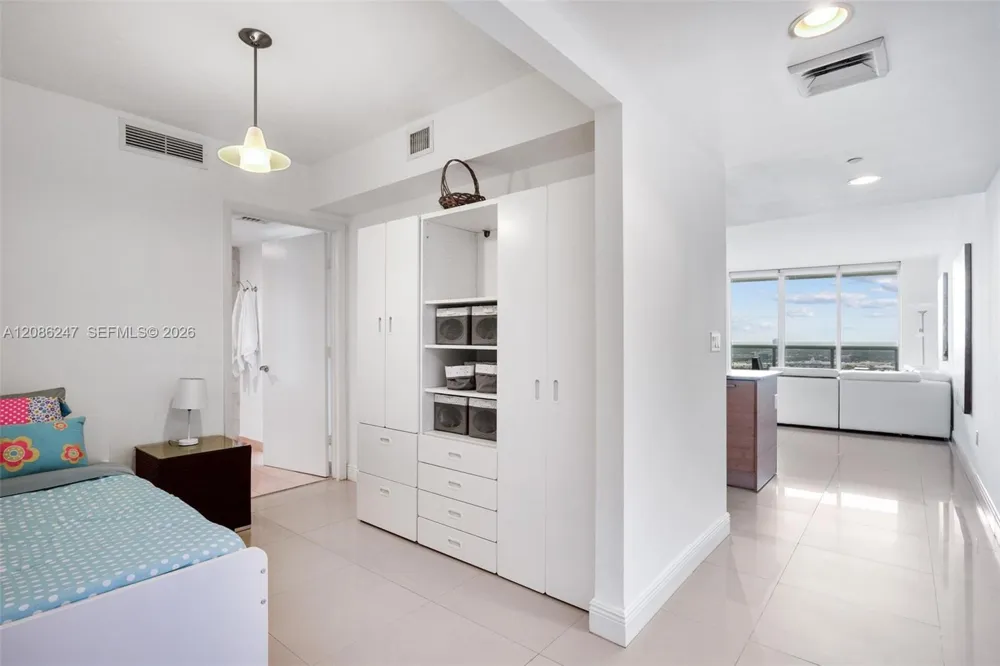 1800 S Ocean Dr #4006 Hallandale Beach, FL 33009