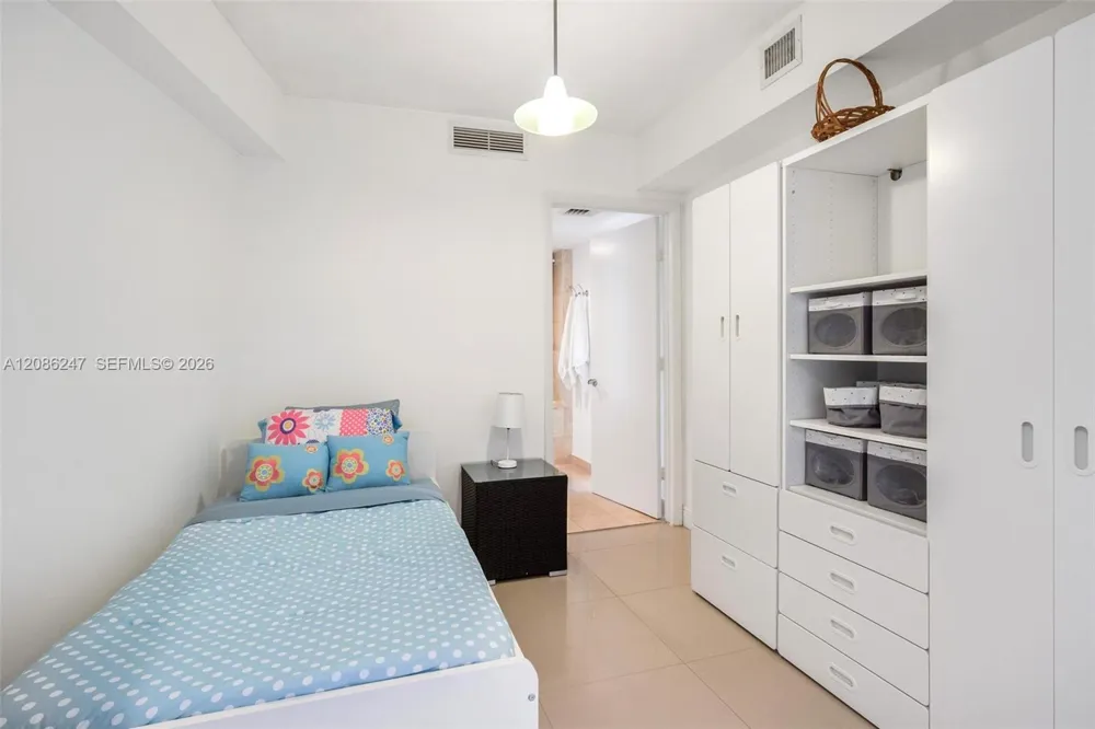1800 S Ocean Dr #4006 Hallandale Beach, FL 33009