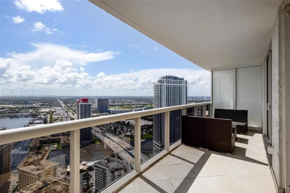1800 S Ocean Dr #4006 Hallandale Beach, FL 33009