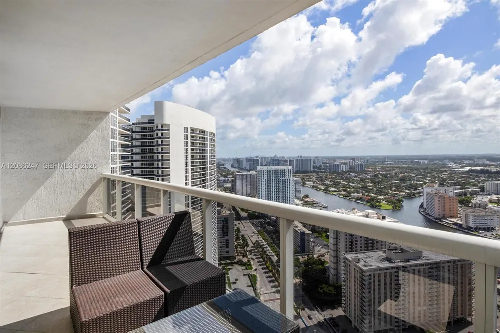 1800 S Ocean Dr #4006 Hallandale Beach, FL 33009